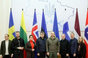 Премьер-министр Украины встретился с представителями семи стран