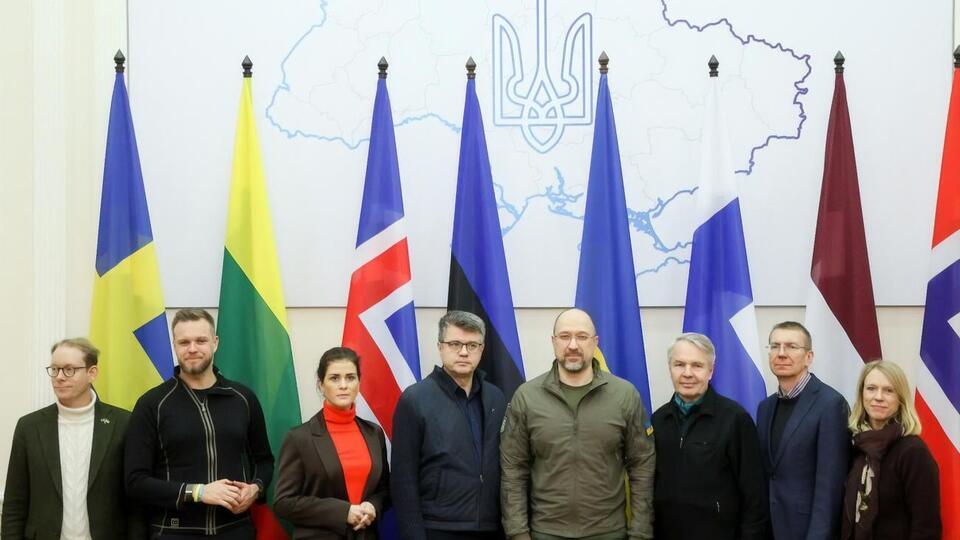 Прем'єр-міністр України зустрівся із представниками семи країн