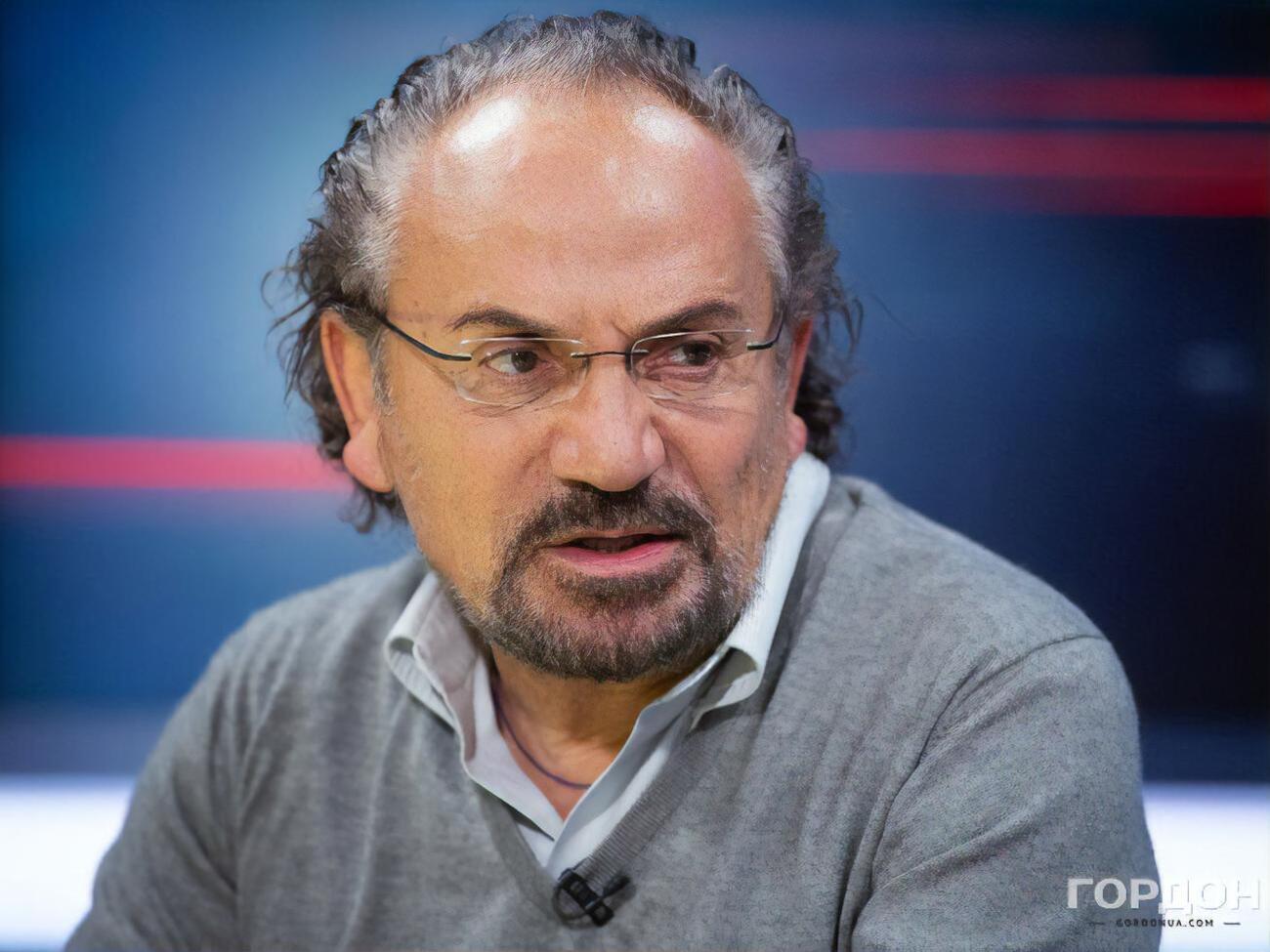 Шустер: Збірна Ірану відмовилася виконувати гімн як жест солідарності із протестувальниками. 26 людей, які ухвалили таке рішення, рятують націю