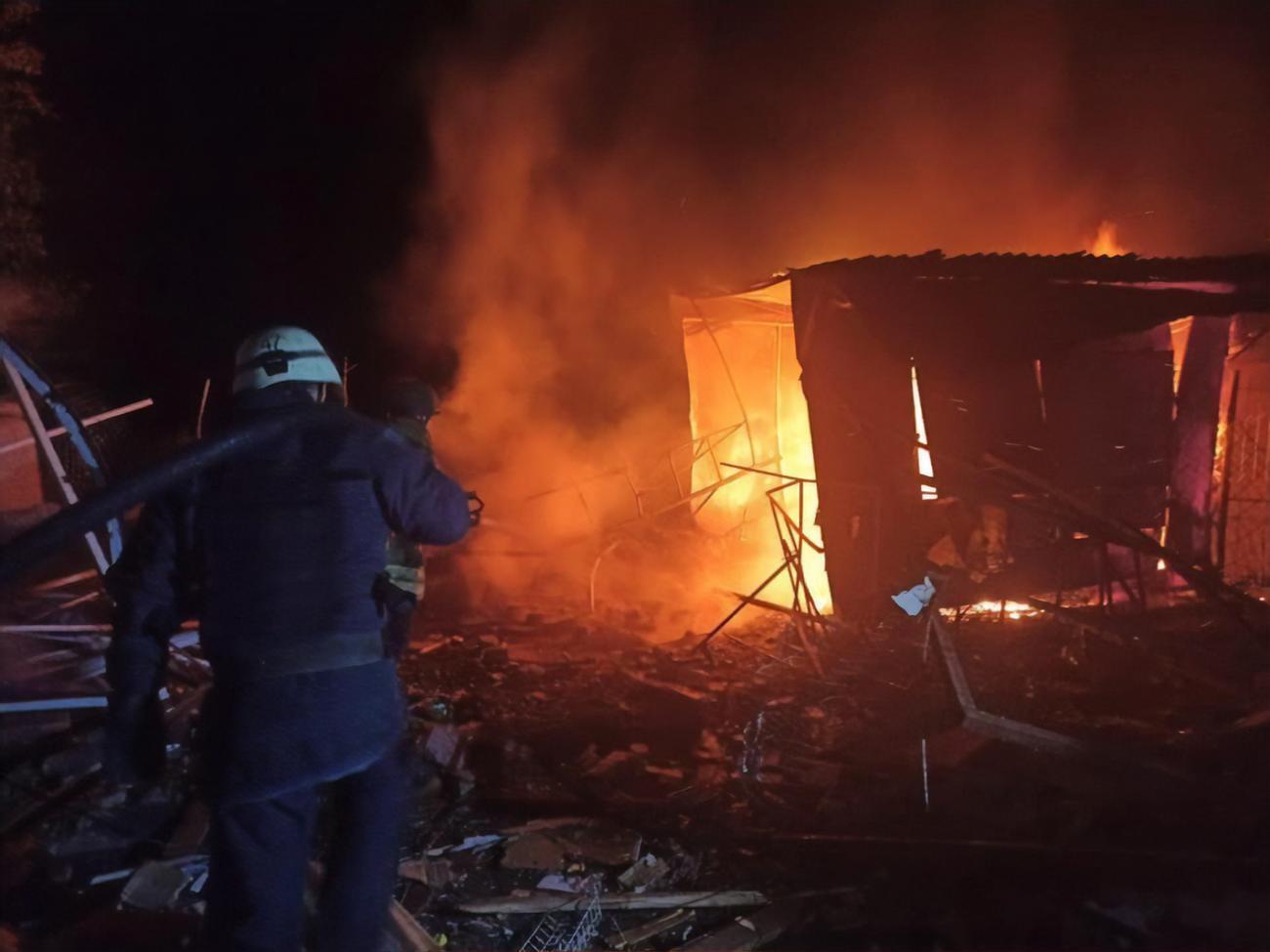 У Дніпрі після прильотів виникла пожежа на приватному підприємстві