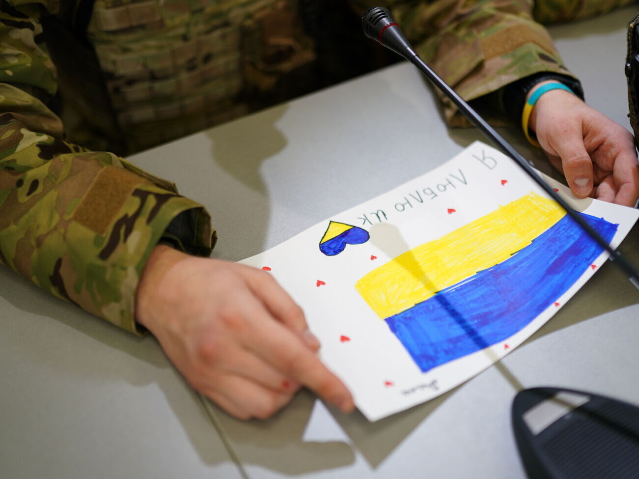 Все рисунки будут переданы украинским защитникам&nbsp;&ndash;&nbsp;на передовую, в госпитали, военные части