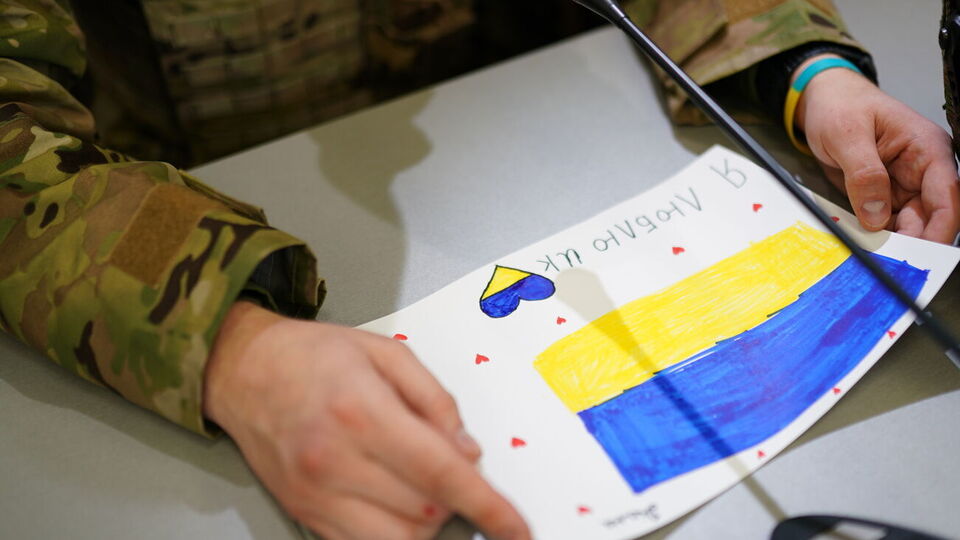 Все рисунки будут переданы украинским защитникам – на передовую, в госпитали, военные части