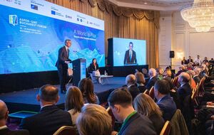 Чтобы формально преодолеть венгерское вето, Столтенберг организует в Бухаресте отдельную встречу министров иностранных дел НАТО и Украины, отметил Николенко