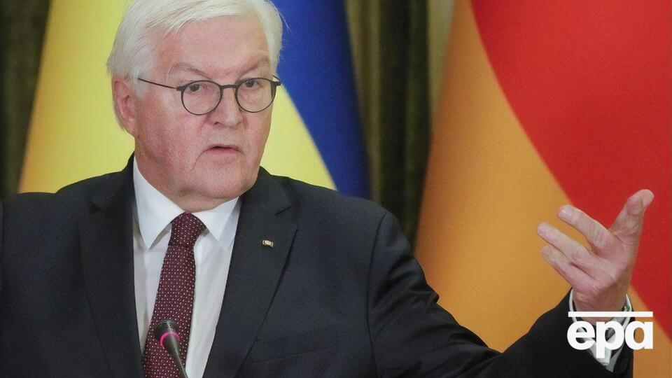 Німеччина має й надалі допомагати українцям, вважає президент Німеччини