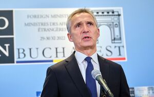 Ни одна страна не должна поддерживать незаконную войну России против Украины, отметил Столтенберг