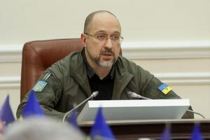Шмигаль розповів, що електрика є скрізь, окрім Херсонської області