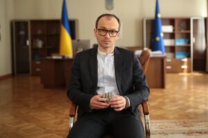 Отвечать за военные преступления должны не только офицеры нижнего звена или солдаты, но также и топы РФ, отметил Малюська