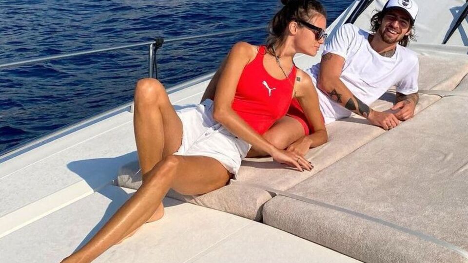 За словами Кацуріної, її роман із Dantes почався з дружби