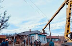 Из-за вражеских обстрелов приграничья повреждены электролинии в четырех общинах Сумской области, отметил Живицкий