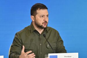 Зеленский сообщил, что оккупанты используют на Донбассе заградотряды