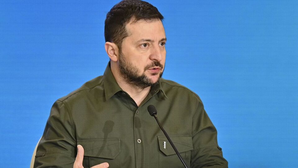 Зеленский сообщил, что оккупанты используют на Донбассе заградотряды