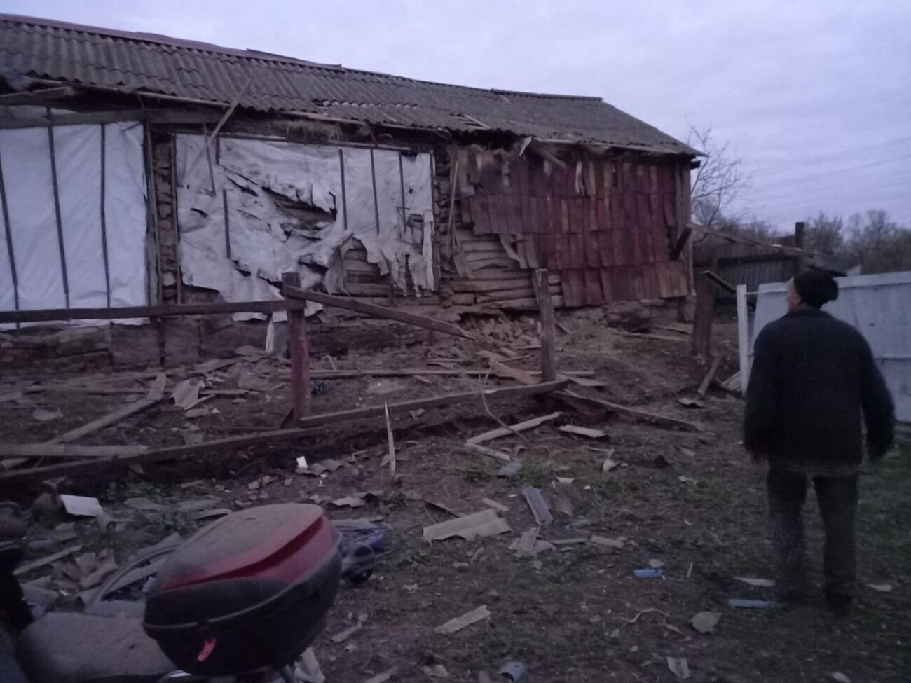 Обстрілами пошкоджено лінії електропередавання, житлові будинки, магазин і водопровід