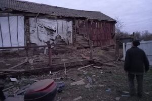 Обстрелами повреждены линии электропередачи, жилые дома, магазин и водопровод