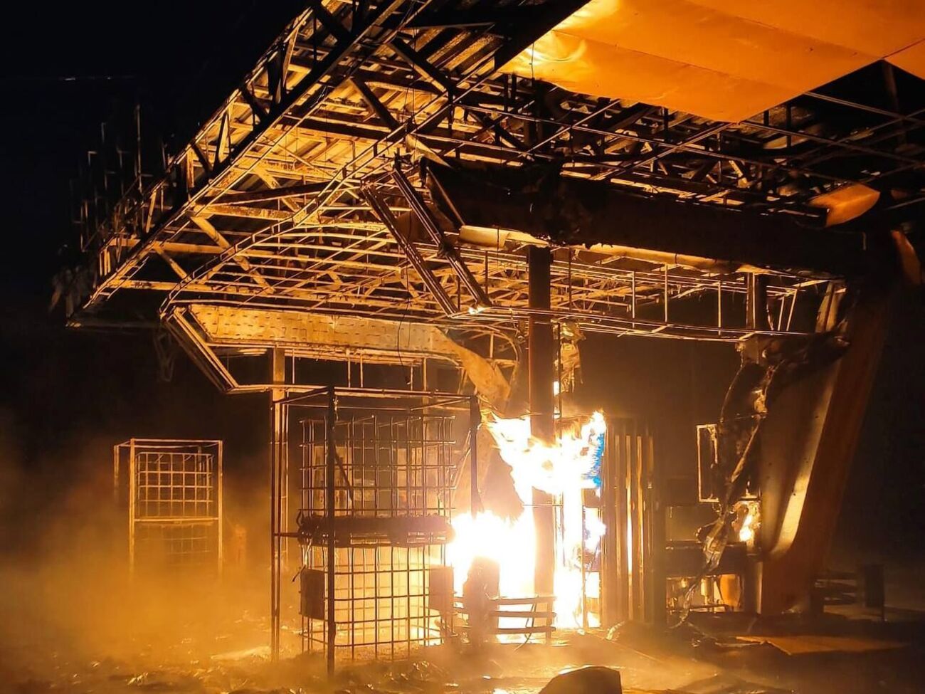 После обстрела в Днепропетровской области возник пожар