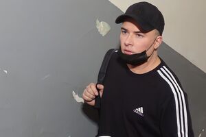 Данилко: Я пішов у Полтаві. Уявив, що якась бабка, чаклунка. Ні. Відчинила жінка середніх літ. Вона там виливала на воску