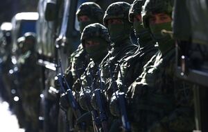 Армия приведена до "уровня, при котором может ответить на любую задачу", заявив министр обороны Сербии