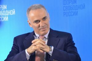 Каспаров: Американцам не надо использовать ядерное оружие, чтобы разнести в клочья российские базы, или корабли, или подлодки, которые запускают ядерные ракеты