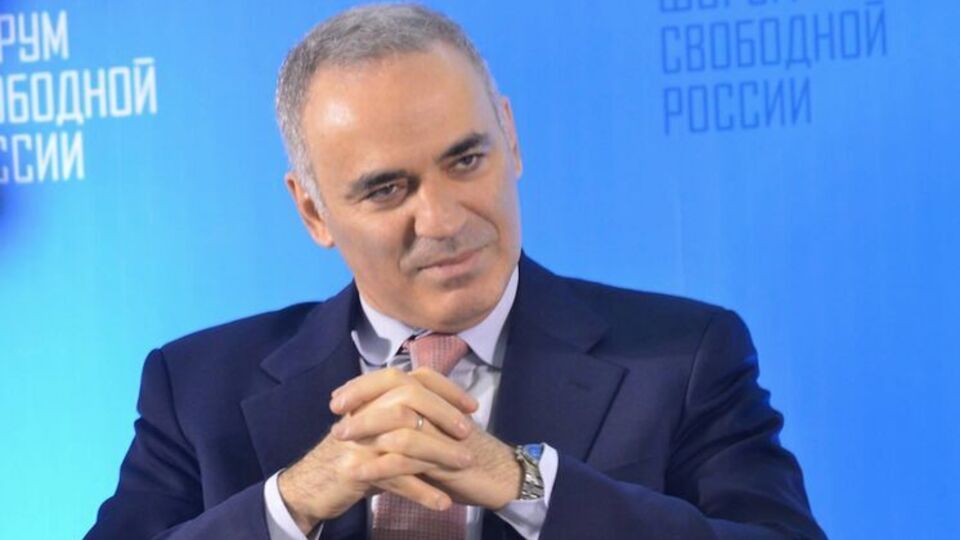 Каспаров: Американцям не треба використовувати ядерну зброю, щоб рознести на шматки російські бази, або кораблі, або підводні човни, які запускають ядерні ракети