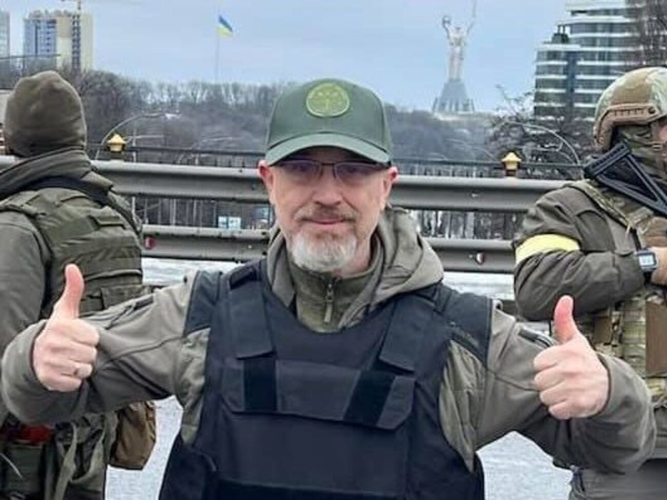 Резніков повідомив, що українці люблять птахів, але не люблять окупантів, що літають над Україною