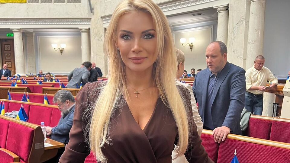 Аллахвердієва отримала в подарунок 14,4 млн грн, 5,3 млн грн і швейцарський годинник Defy Midnight за 310 тис. грн