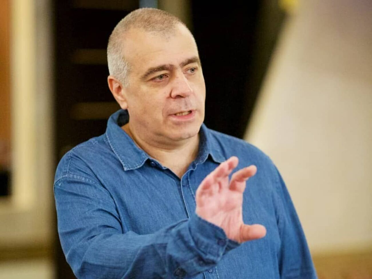 Качанов: Я же разговариваю с коллегами. Они говорят: "Ну ты понимаешь, не все могут уехать"