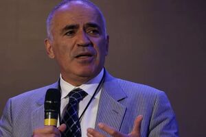 Каспаров: Разговоры, что надо делать уступки какие-то, отдавать территории – все, кончились. Штайнмайер подвел под ними черту