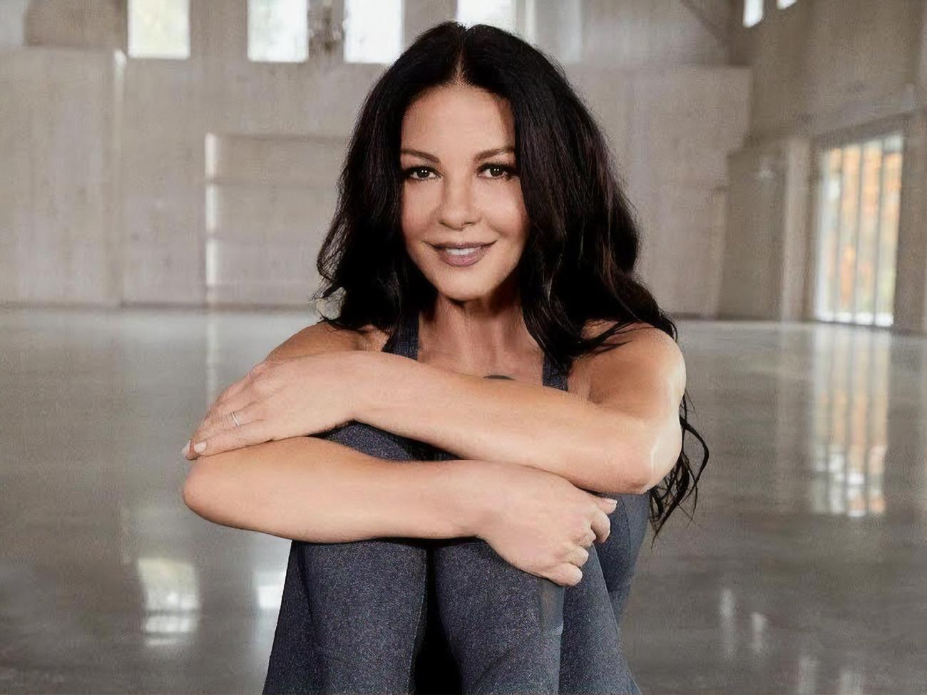 Зета-Джонс &ndash; мати двох дітей