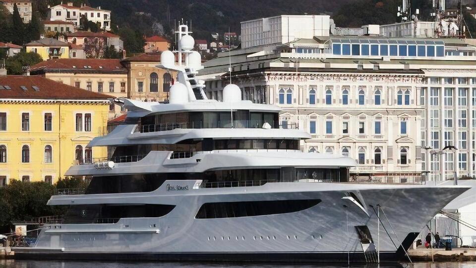За даними Bihus.info станом на червень 2020 року, орієнтовна вартість яхти – $200 млн