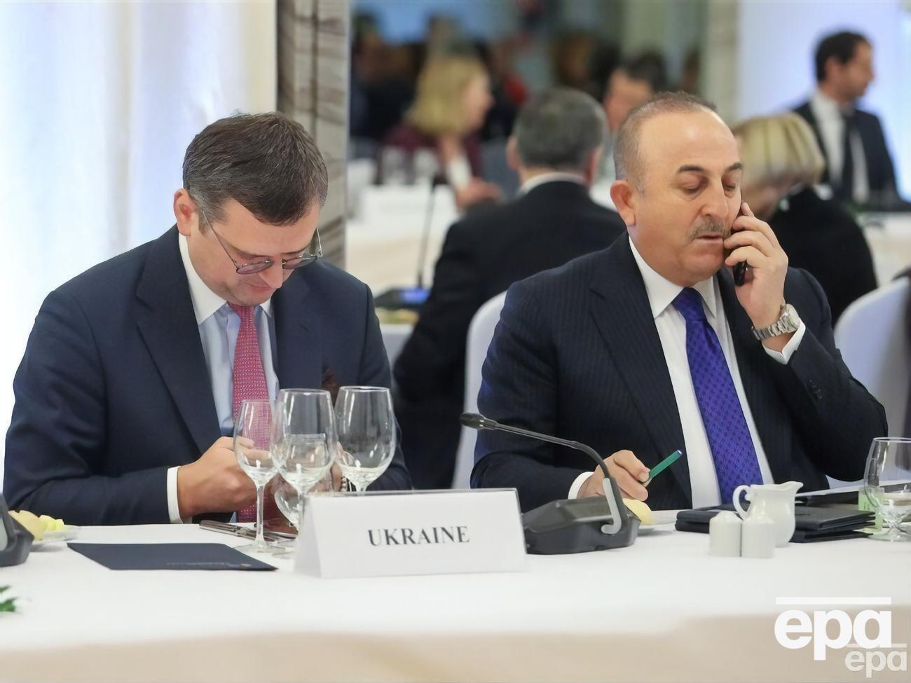 Кулеба і Чавушоглу провели зустріч у Бухаресті