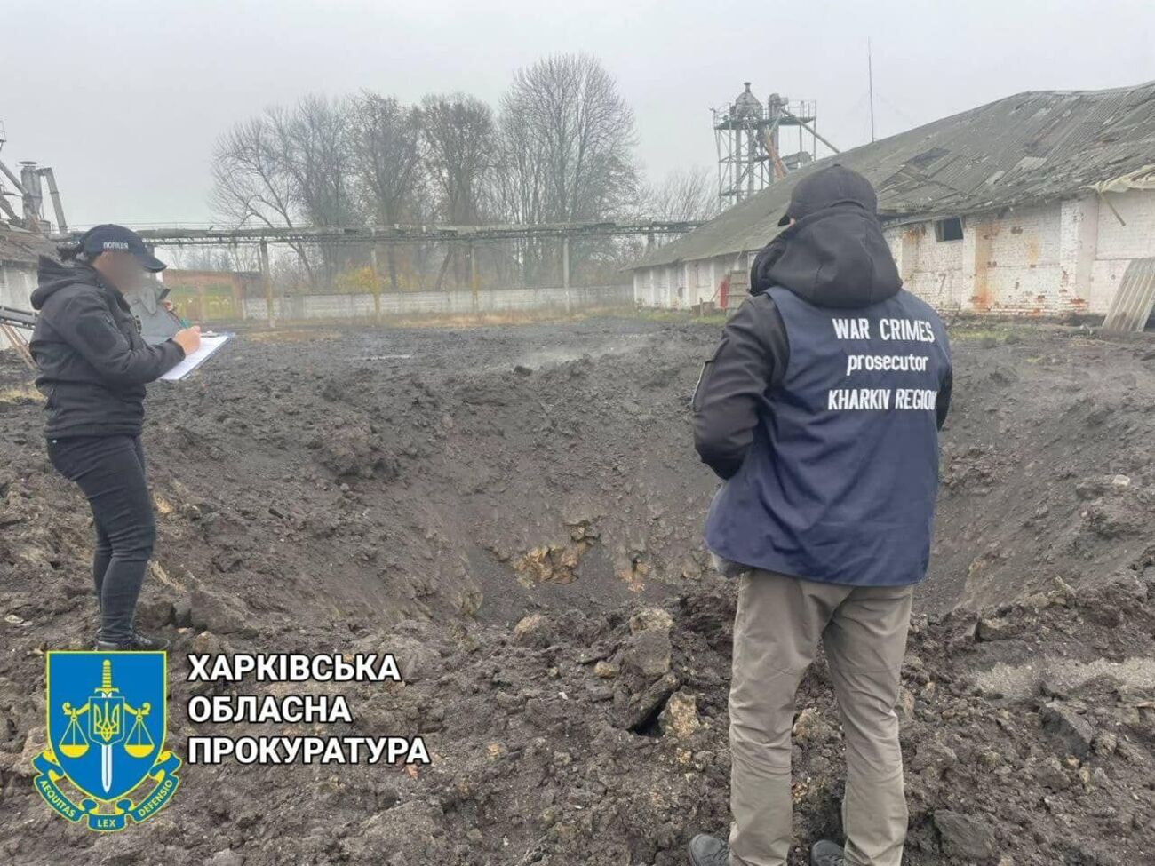 За даними слідства, 4 листопада російські окупанти завдали ракетного удару по селищу Шевченкове Куп'янського району