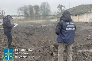 За даними слідства, 4 листопада російські окупанти завдали ракетного удару по селищу Шевченкове Куп'янського району