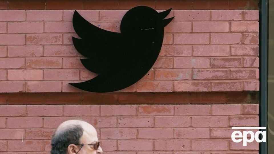 Маск планує скоротити штат Twitter наполовину, пише Bloomberg