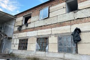 Пошкоджено будівлі трьох підприємств й автомобілі