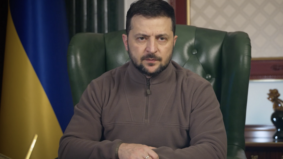 Для Украины на взносы покупаются дроны, вертолеты, машины для разминирования, десятки "скорых", рассказал Зеленский