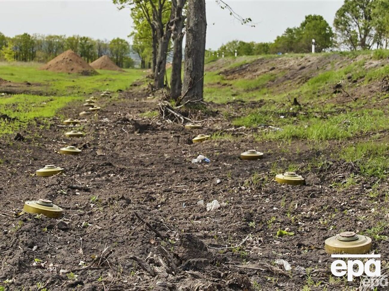 На территории Луганской области есть много снарядов, мин, неразорвавшихся ракет, отметил Гайдай