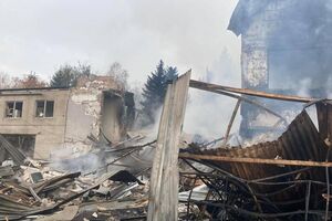 Росіяни зруйнували об'єкт цивільної інфраструктури, пошкоджено будинки поряд