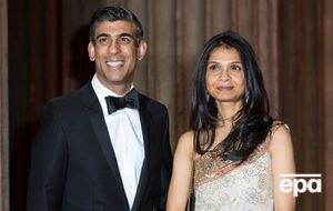 Дружина британського прем'єра володіє менше ніж 1% акцій Infosys, пише The Guardian. Сама фірма заявляє, що припинила роботу з клієнтами у РФ і виводить персонал, який залишився