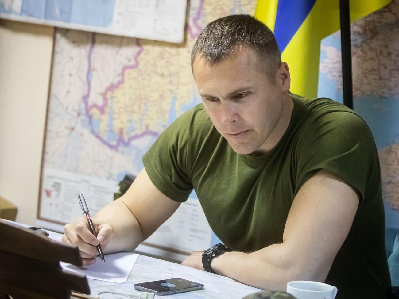 Костенко уверен, что Россия сможет найти для себя оружие в мире, поэтому не стоит ожидать, что оно закончится