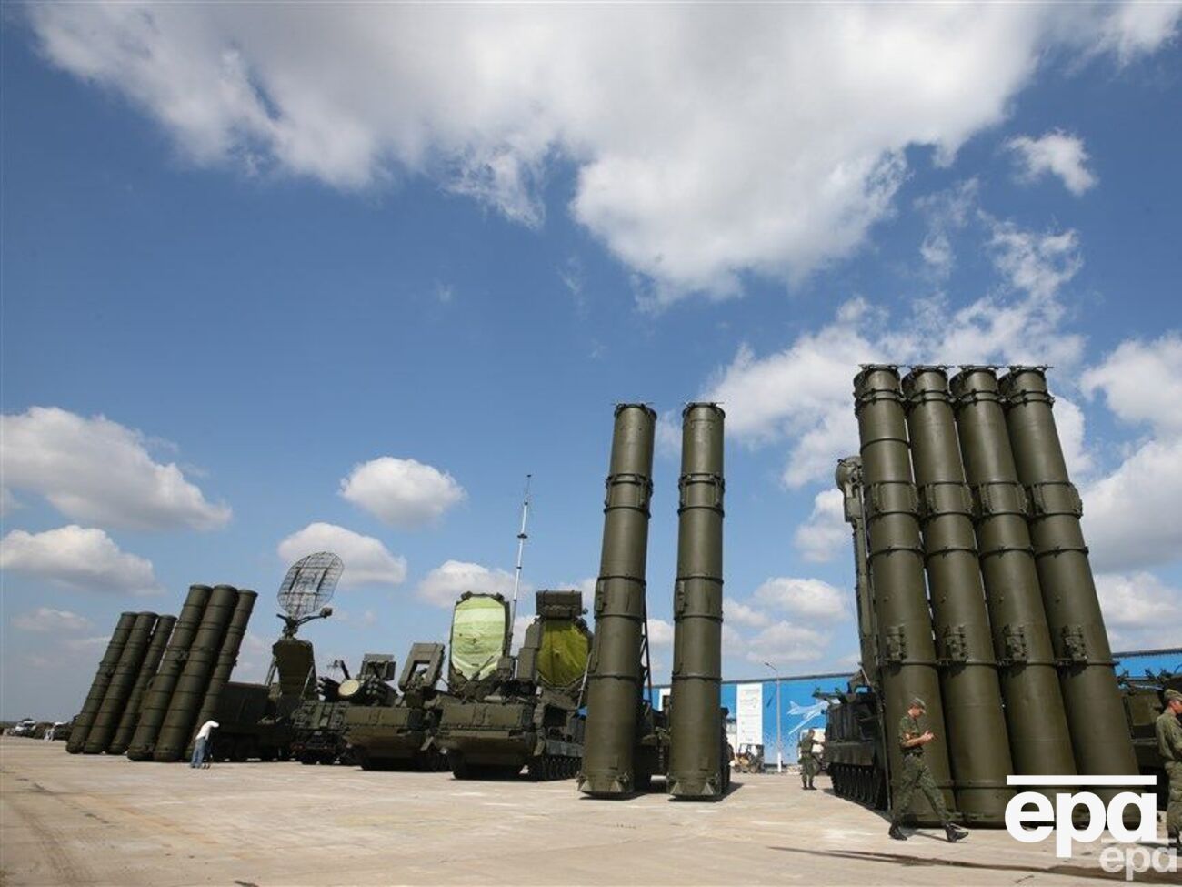 В список, в частности, вошли системы С-300, а также различные зенитные ракетные комплексы