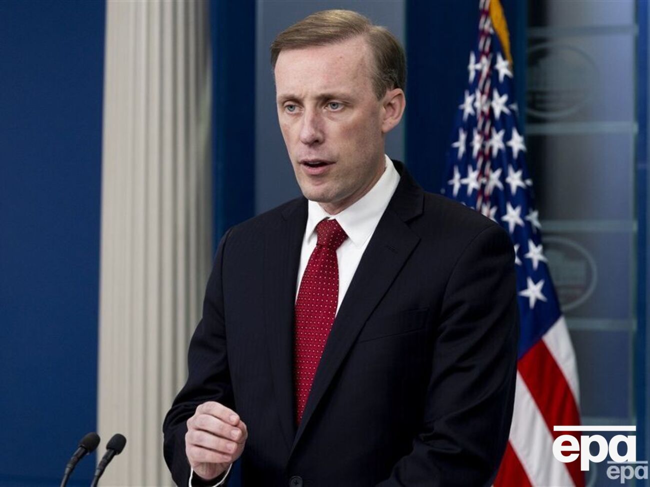 Белый дом публично не подтверждал никаких звонков между Салливаном и каким-либо высокопоставленным российским чиновником с марта