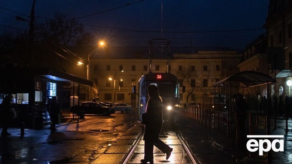 Спустя сутки-двое киевские энергетики уже смогут включать электричество по графику