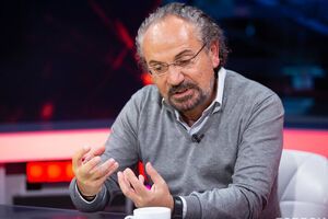 Шустер: Заходу треба всім разом дати в морду росіянам