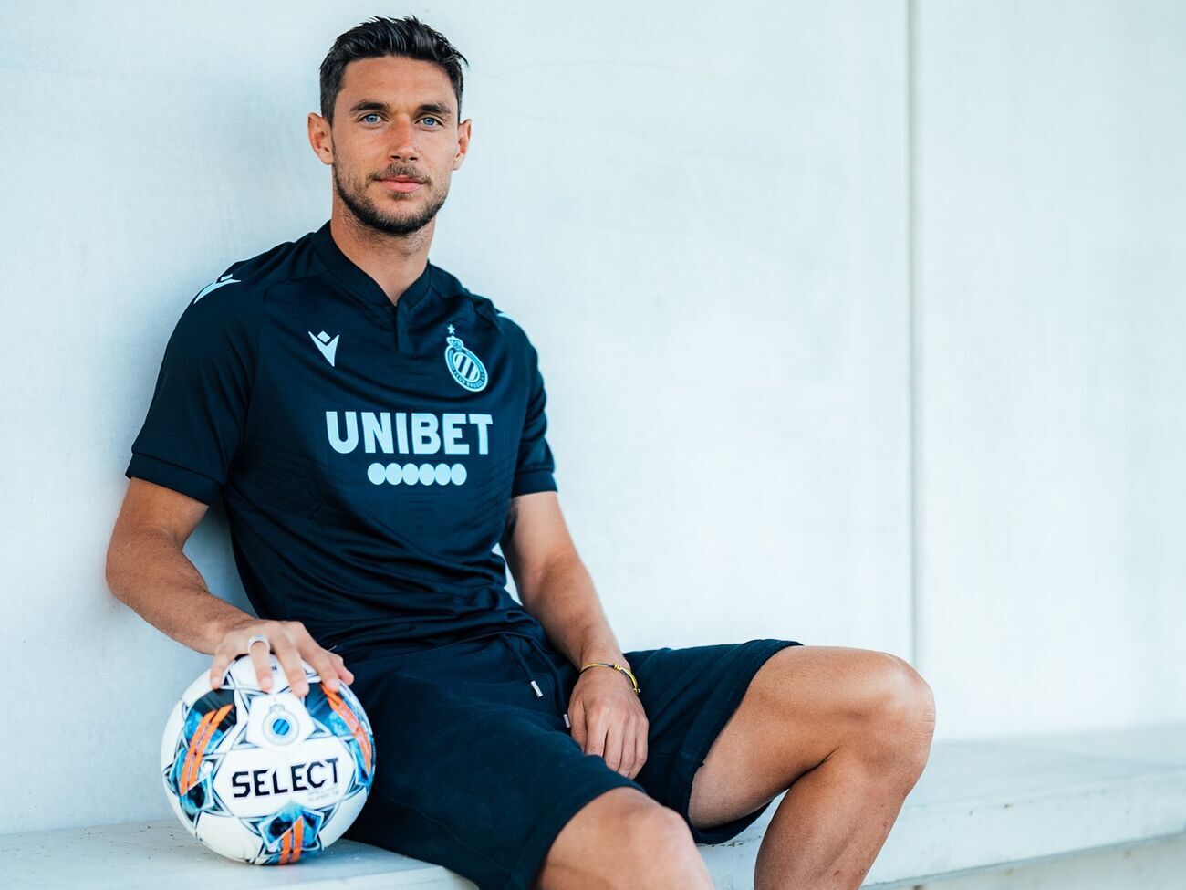 Яремчук вернулся в Бельгию, но в "Брюгге", а не в "Гент". Фанаты ему этого не простили