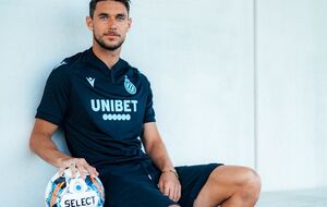 Яремчук повернувся до Бельгії, але у "Брюгге", а не до "Гента". Фанати йому цього не пробачили