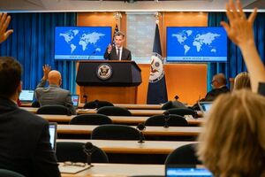 Прайс сказав, що США, НАТО та Євросоюз і далі дотримуються переговорного принципу "нічого про Україну без України"