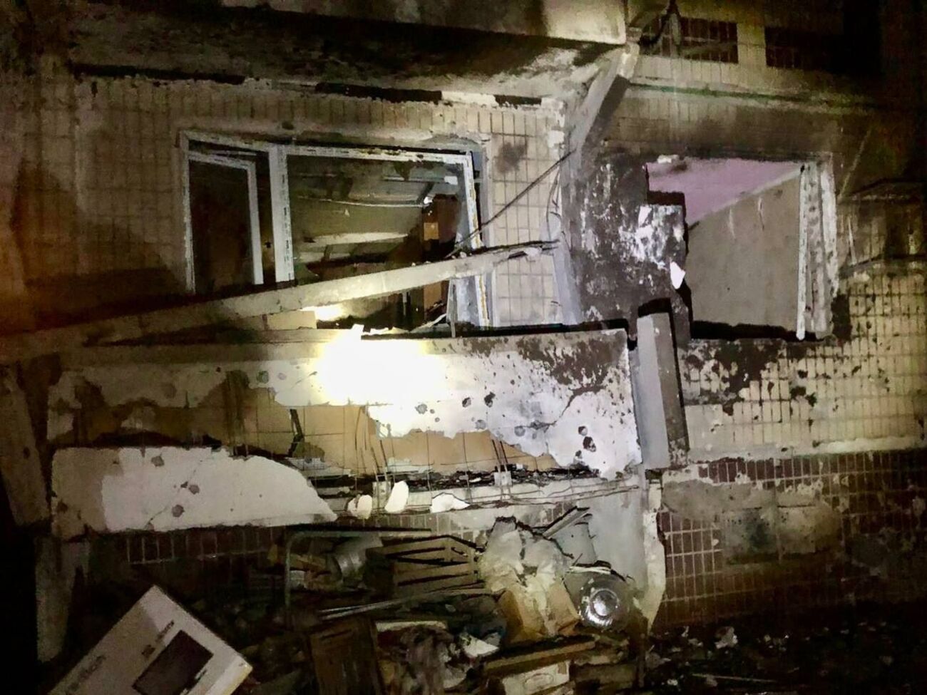 Разрушено около 10 многоэтажных и частных домов