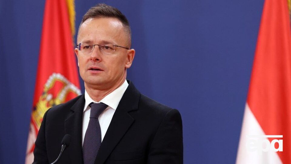 Сіярто проти довгострокового плану допомоги Україні, бо він нібито був неефективним під час пандемії коронавірусу