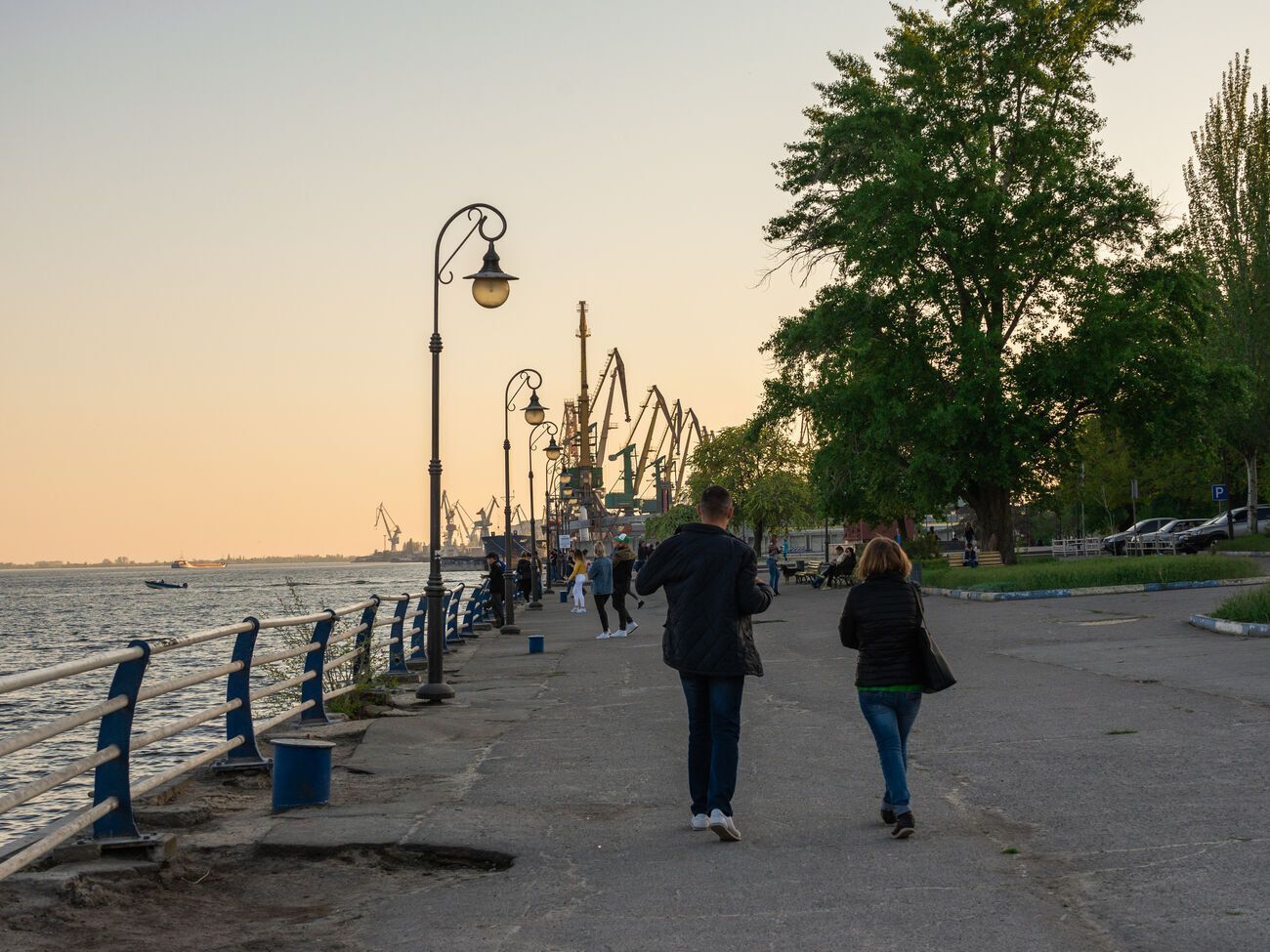 Российские оккупанты предлагают жителям Херсона записаться на эвакуацию