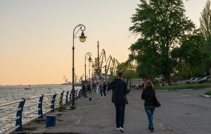 Російські окупанти пропонують жителям Херсона записатися на евакуацію