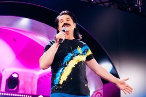 Зібров переспівав свій хіт "Мертві бджоли не гудуть"